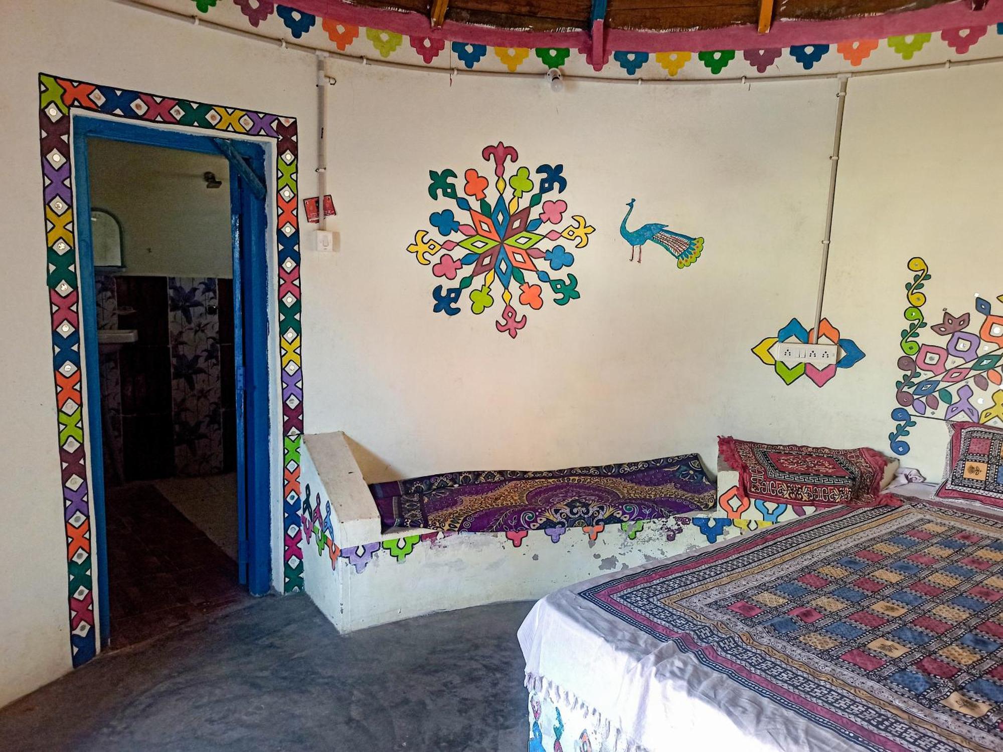 White Land Villagestay Dhordo Экстерьер фото
