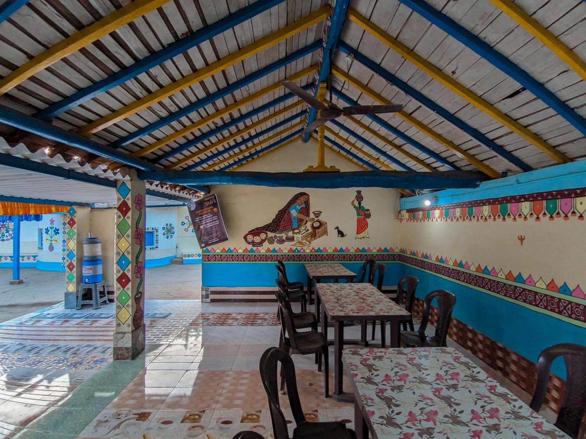 White Land Villagestay Dhordo Экстерьер фото