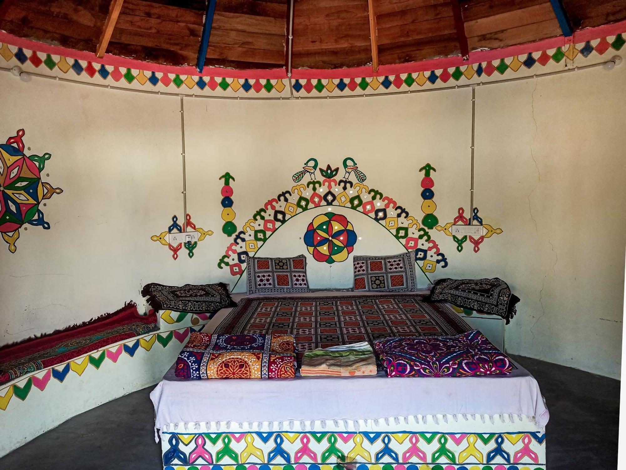White Land Villagestay Dhordo Экстерьер фото