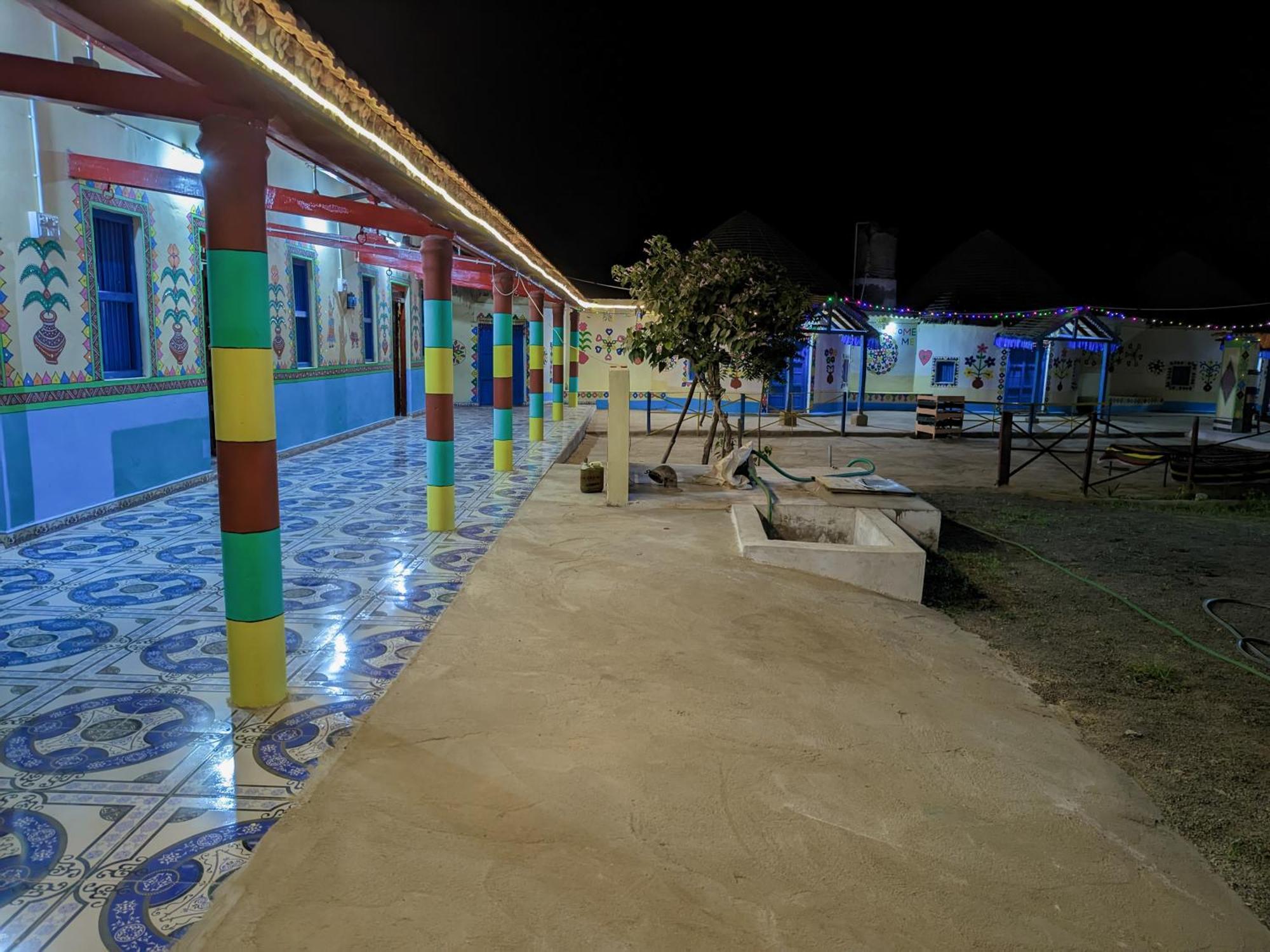 White Land Villagestay Dhordo Экстерьер фото