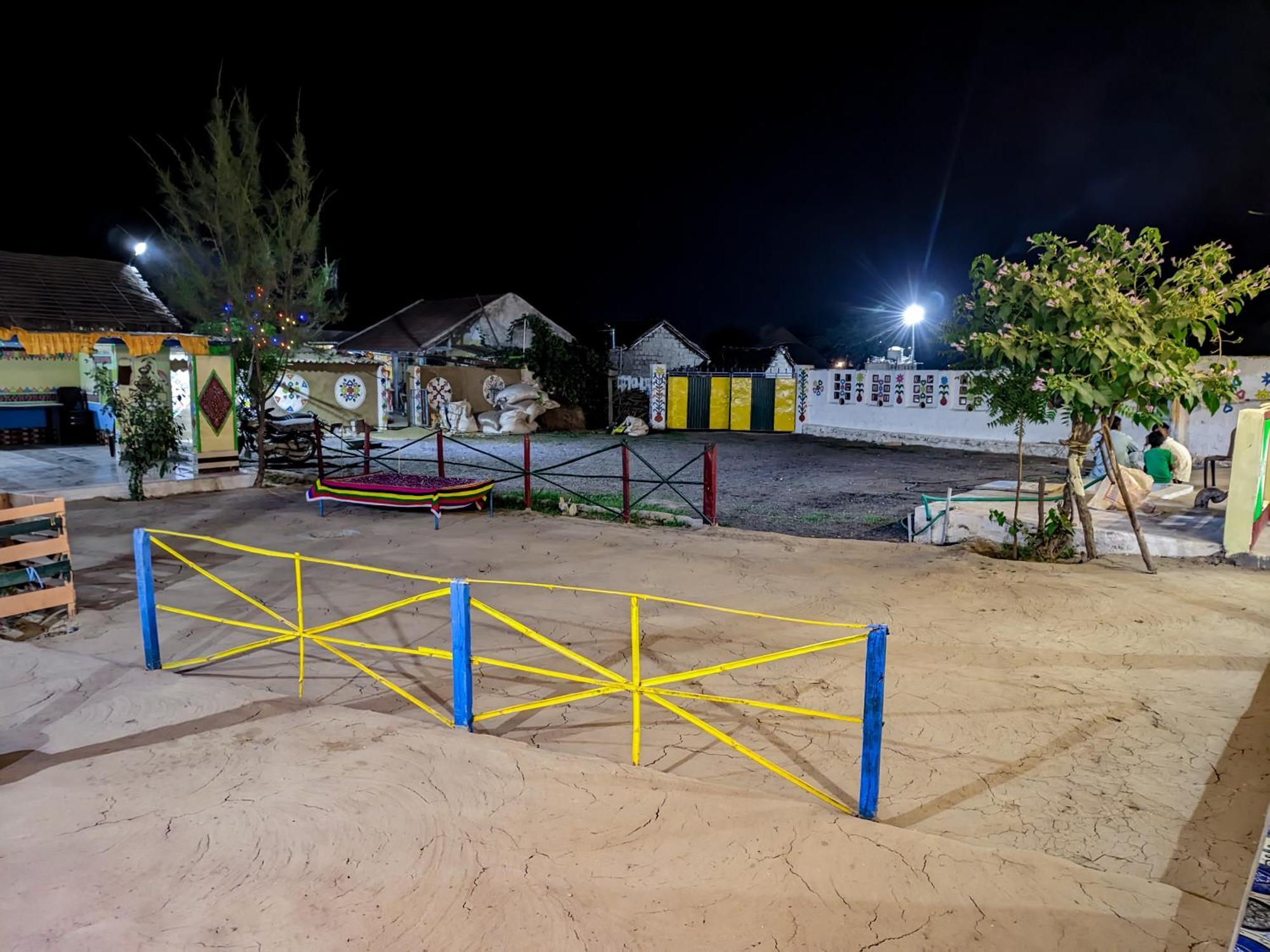 White Land Villagestay Dhordo Экстерьер фото