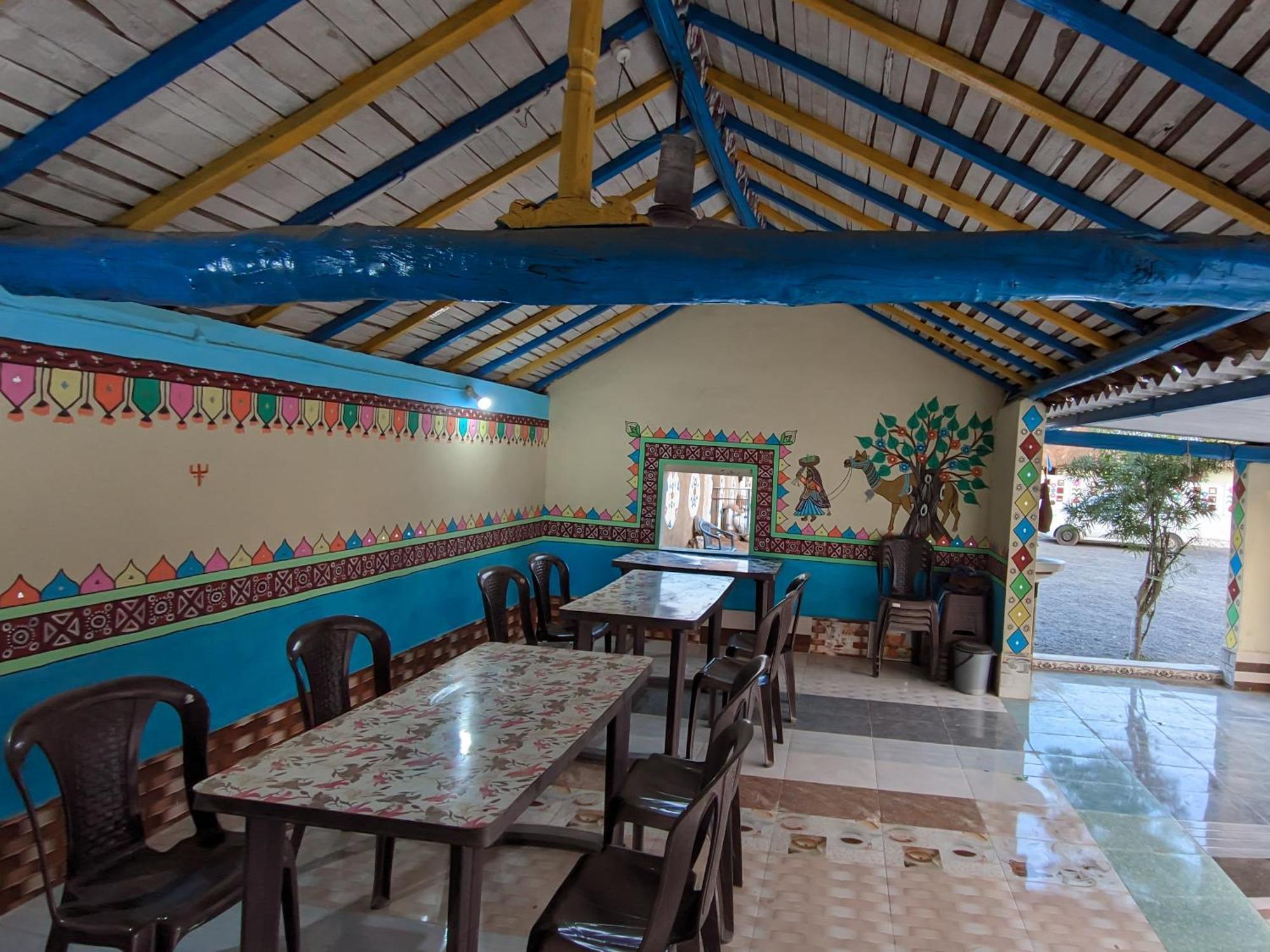 White Land Villagestay Dhordo Экстерьер фото