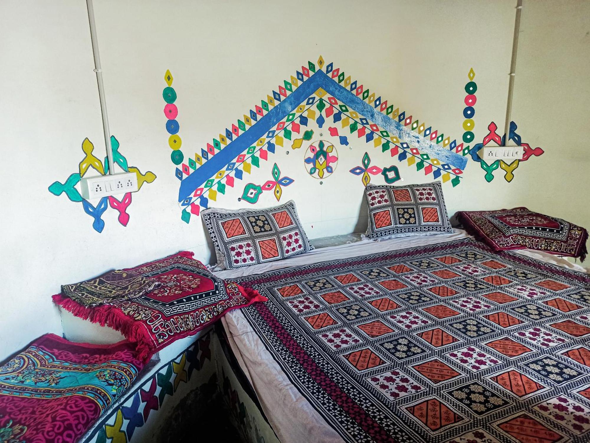 White Land Villagestay Dhordo Экстерьер фото